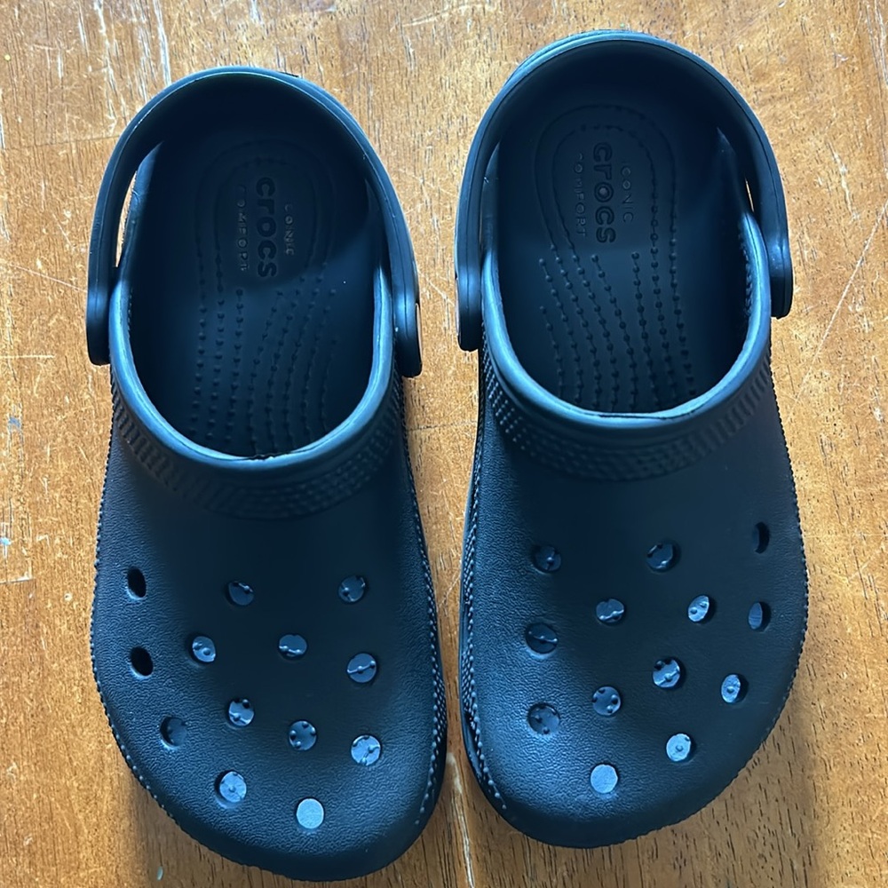 Like NEW Black Crocs